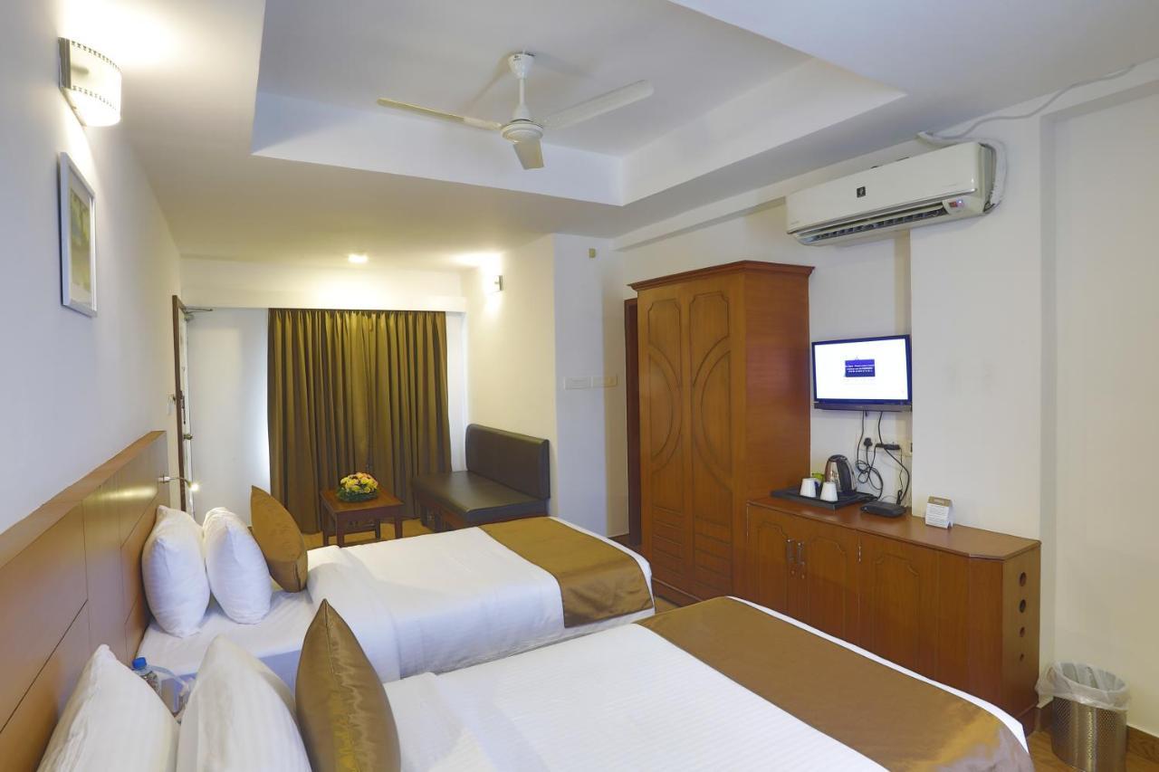 Hotel Panchavady Tiruvalla Exterior foto