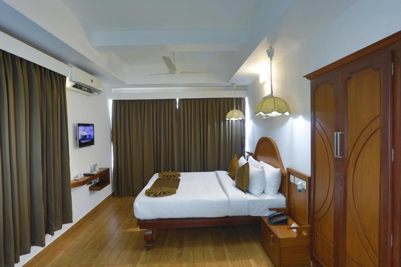 Hotel Panchavady Tiruvalla Exterior foto