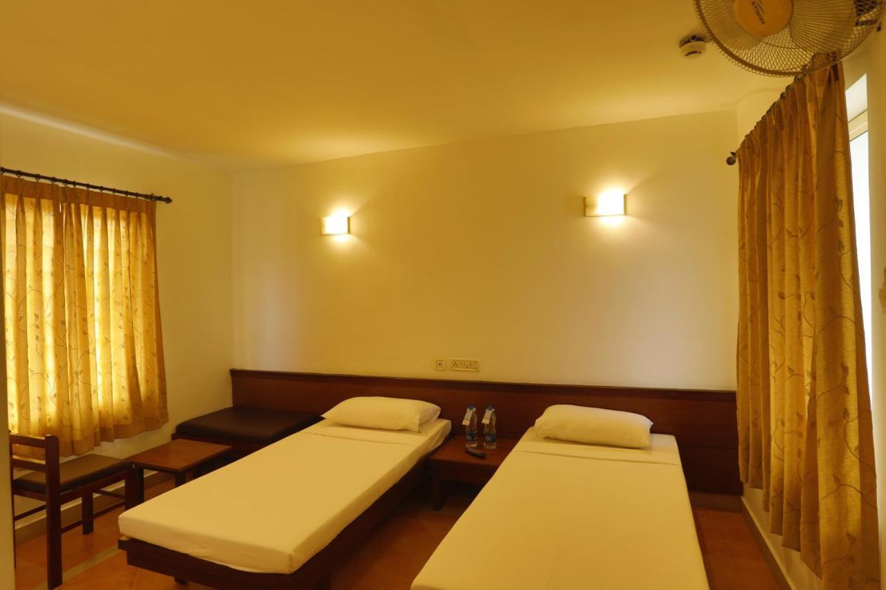Hotel Panchavady Tiruvalla Exterior foto