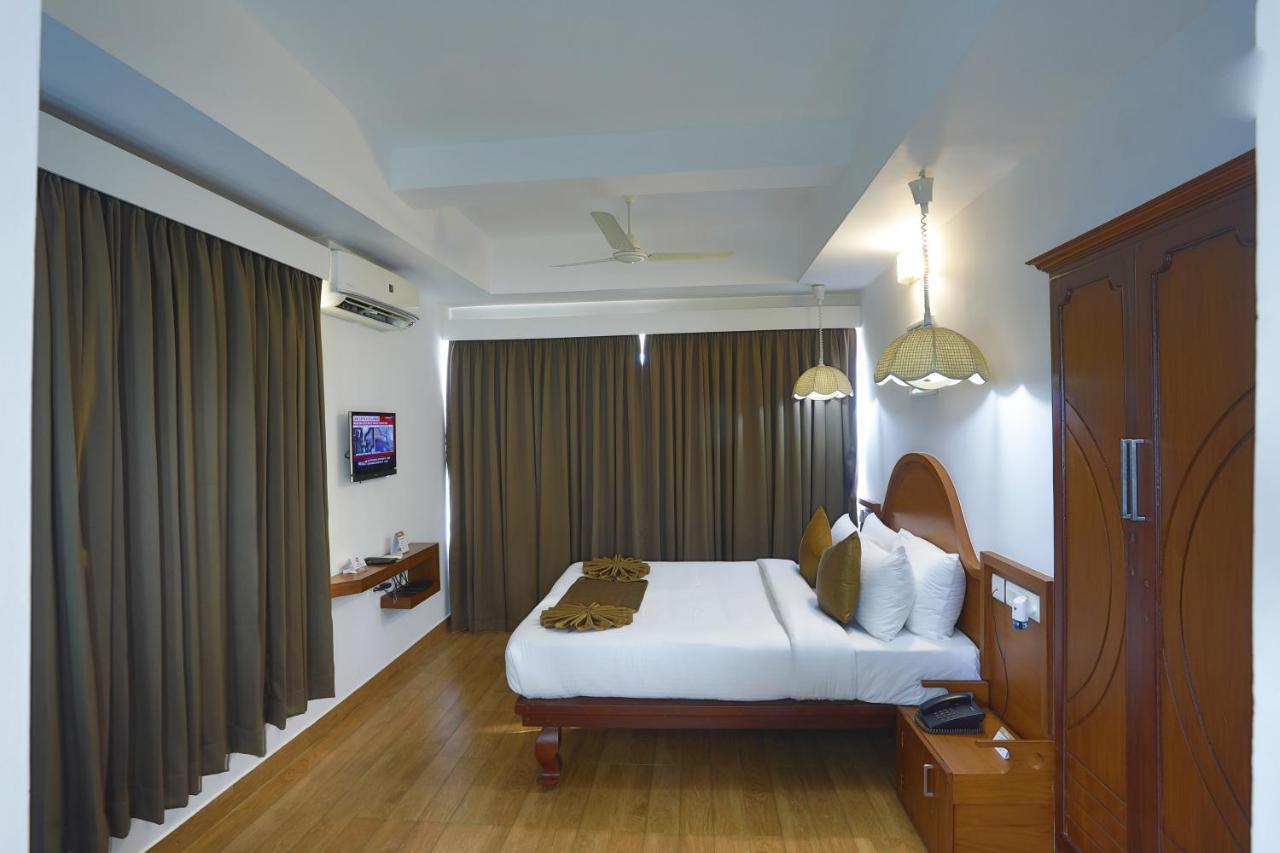 Hotel Panchavady Tiruvalla Exterior foto